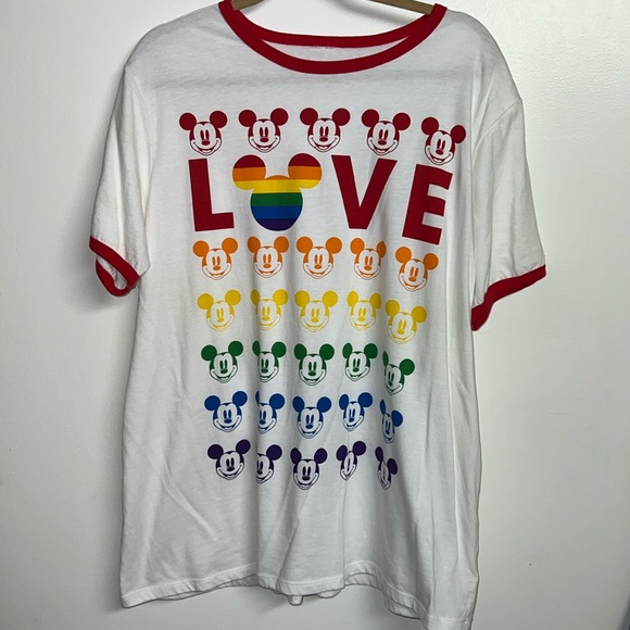 Disney PLUS 2X 2021 Pride shirt with red trim and rainbow Mickey print - Picture 1 of 4
